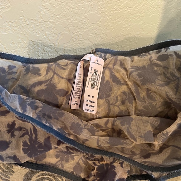 Victoria’s Secret 4 velvet flocked mesh boy short panties. NWT - Picture 5 of 9